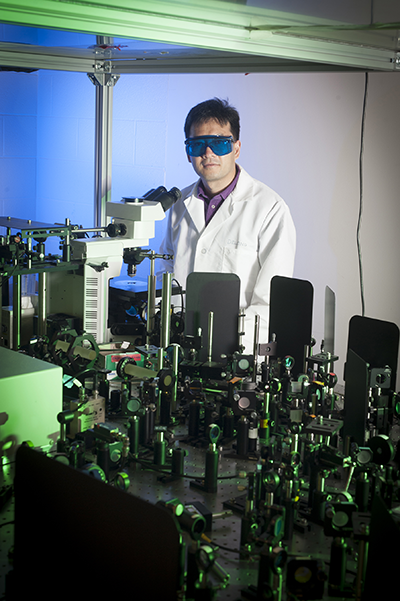 Photo of J-Xin Cheng in his lab. (Vincent Walter/Purdue University image)